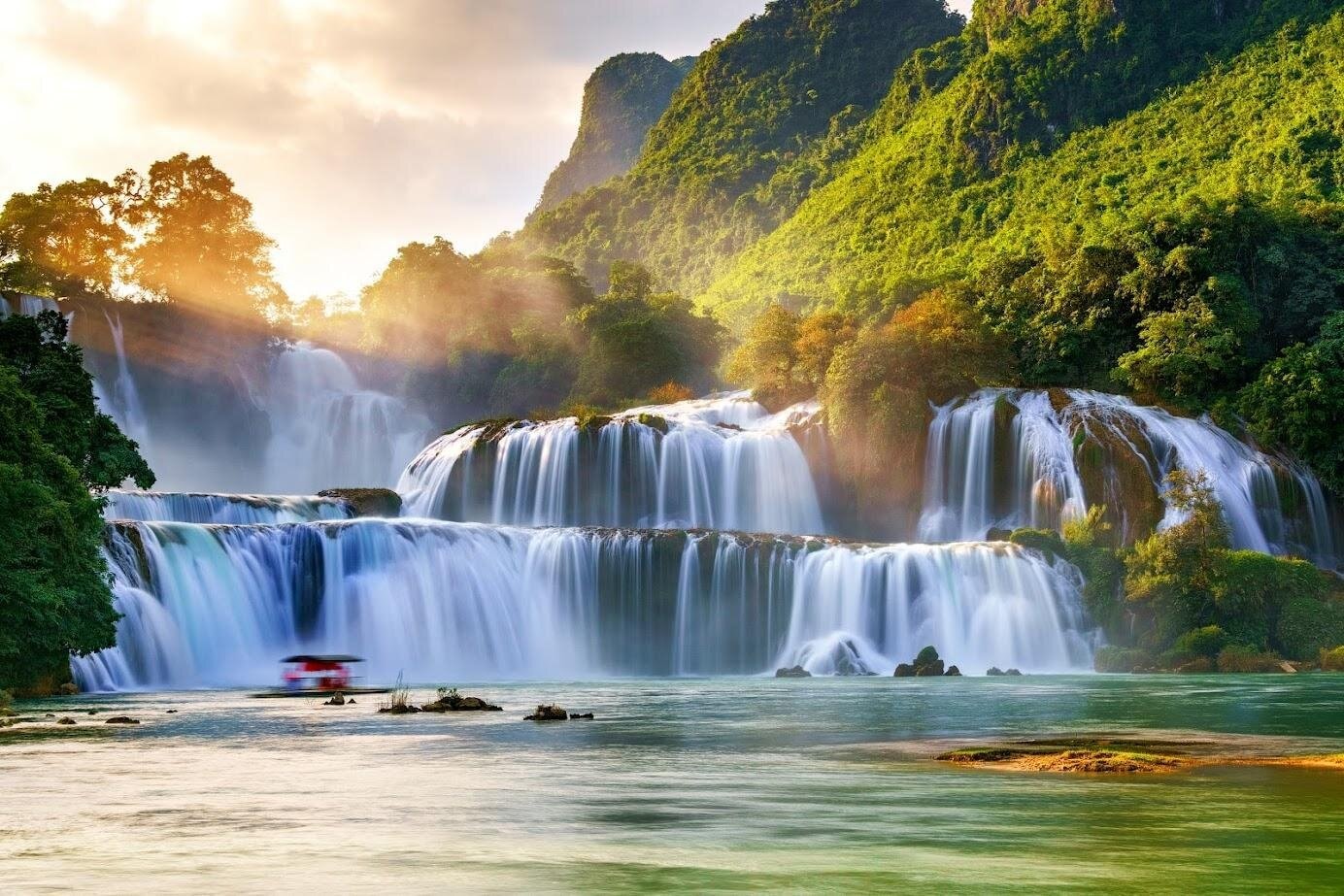 Chiêm bao thấy thác nước chảy xiết